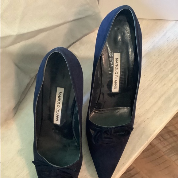 Manolo Navy Suede Shoes, Box & Dust Bags, Sz 38 - Picture 6 of 8